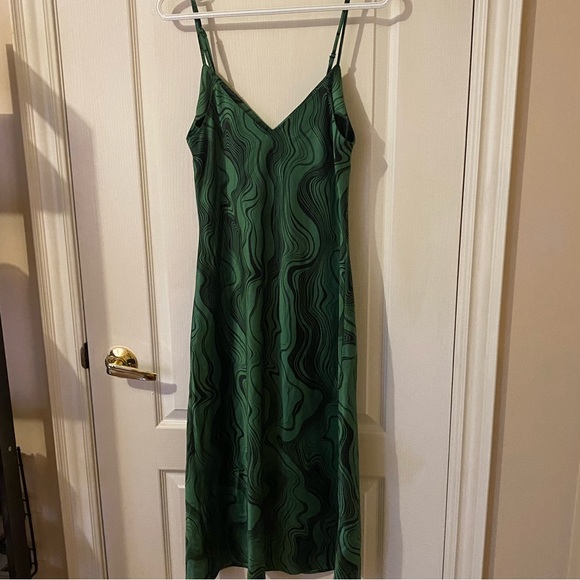 Green & Black Satin Slip Dress ππ€ - Picture 4 of 4